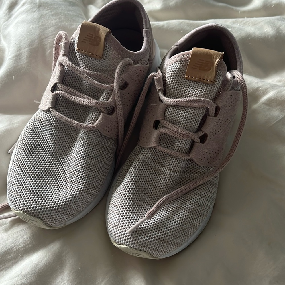 Women’s new balance shoes